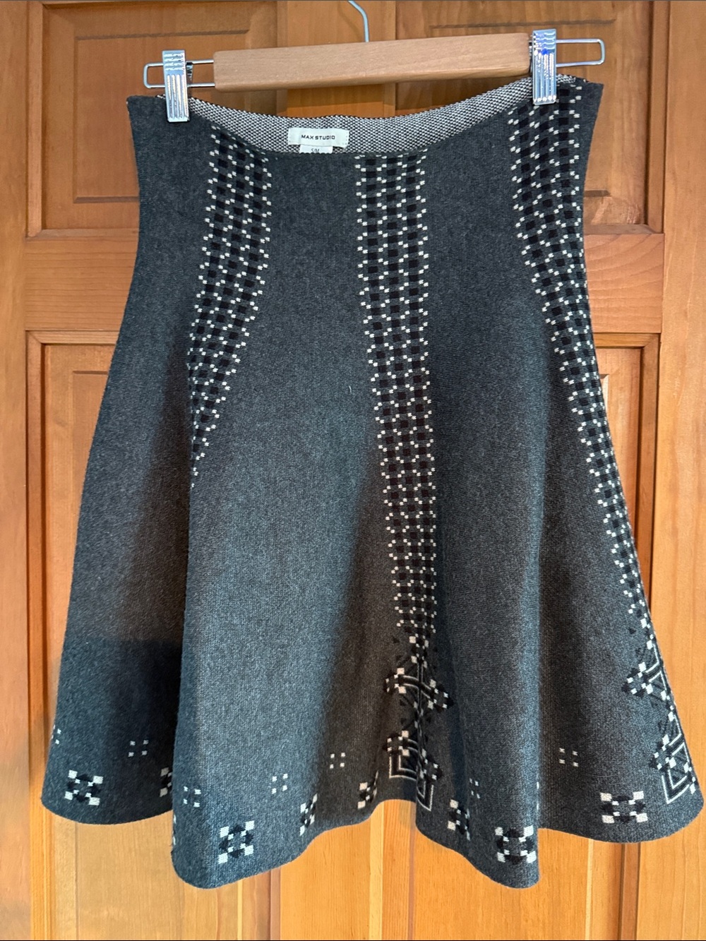 Max Studio Dark Gray Patterned Circle Skirt